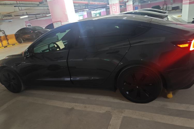 Used Tesla Model 3 2023 Rear-Wheel-Drive Version
