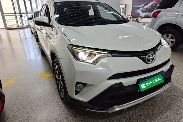 Used Toyota RAV4 2016 2.0L CVT Two-Wheel Drive Smart Edition China V Standard
