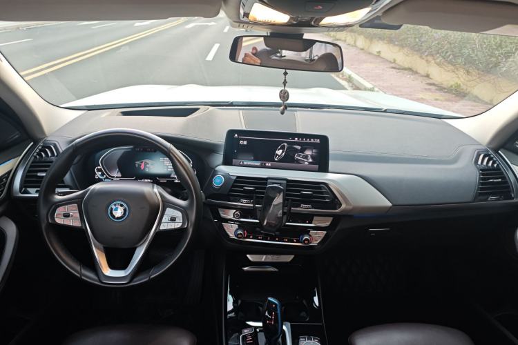 Used BMW iX3 2021 Leading Type
