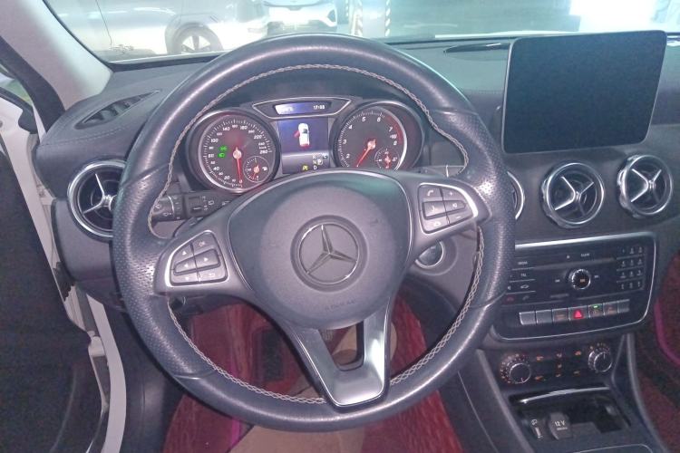 Used Mercedes-Benz GLA 2017 GLA 200 Fashion Model
