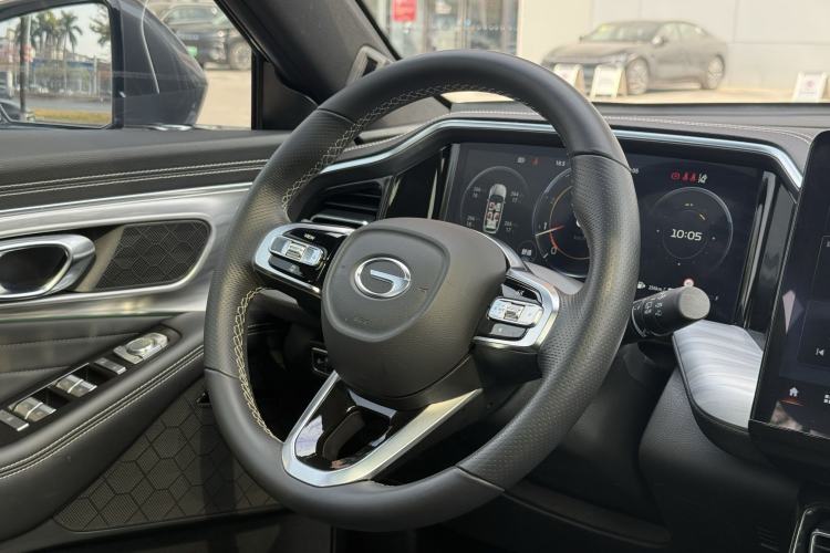 Used GAC Trumpchi GS8 2022 Linghang Series 2.0 TGDI Two-Wheel Drive Luxury Smart Connectivity Version (6 Seats)
