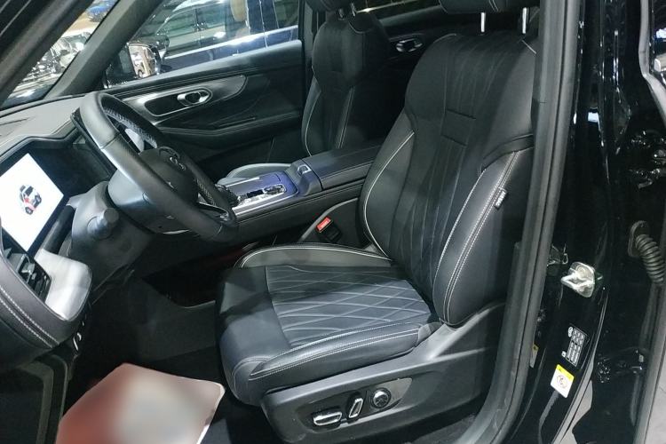 Used GAC Trumpchi GS8 2025 Linghang Series 2.0 TGDI Four-Wheel-Drive Luxury Edition 5 Seats
