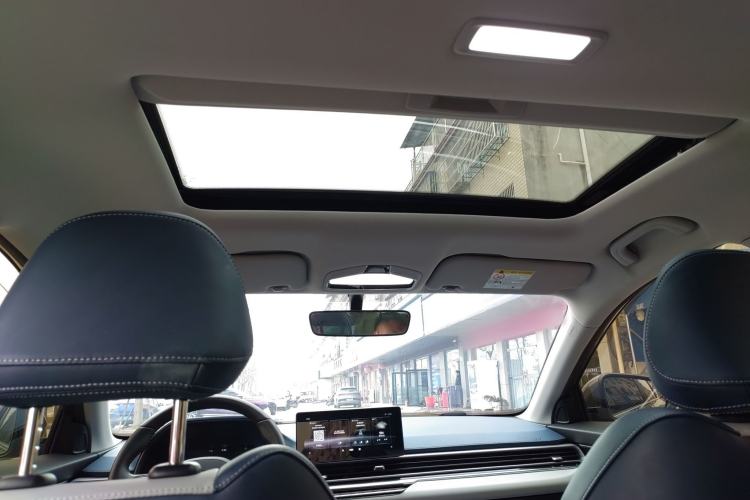 Used Geely Auto Emgrand 2022 4th Generation 1.5L CVT Flagship Model
