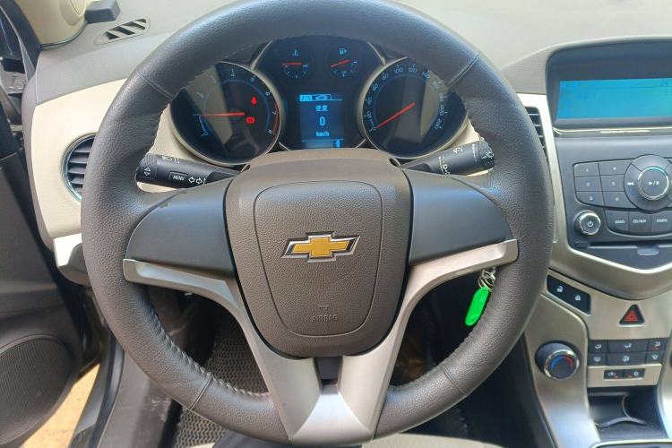 Used Chevrolet Cruze 2015 1.5L Classic SL MT
