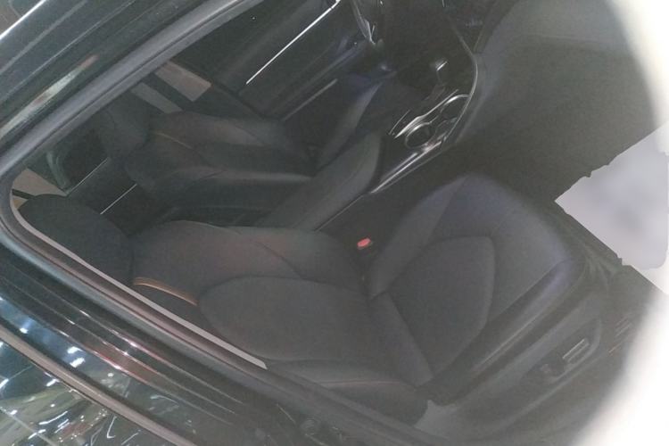 Used Toyota Camry 2021 2.0G Luxury Edition
