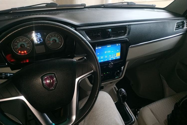 Used Jinbei New Hiace X30L 2022 1.5L Wealth Edition Air-Conditioning-Free Van China VI Standard SWC15M
