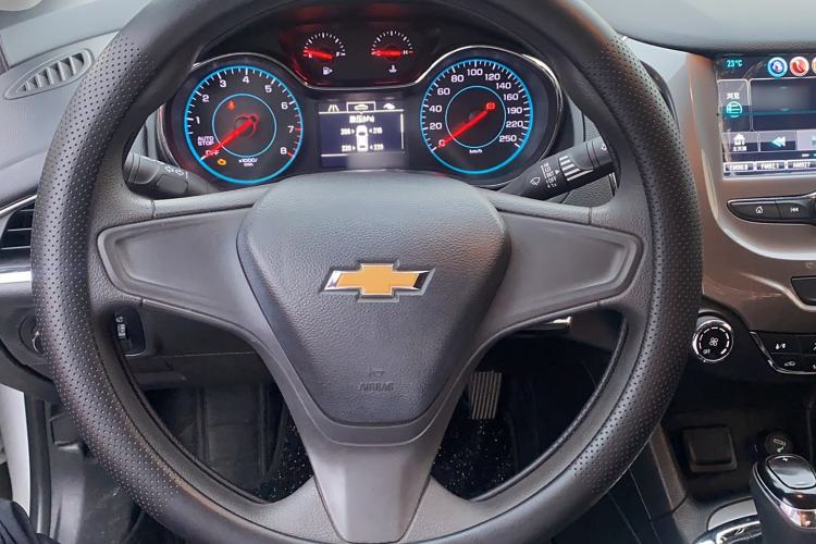Used Chevrolet Cruze 2018 320 Automatic Pioneer Sunroof Edition
