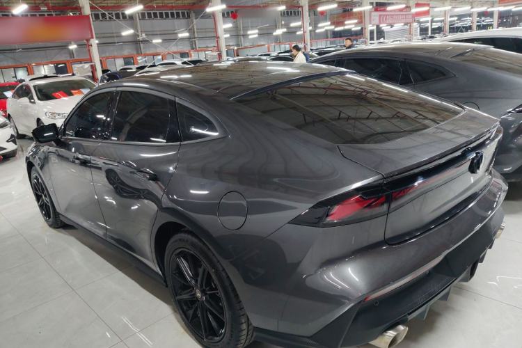 Used Changan UNI-V 2024 1.5T High-Energy Version
