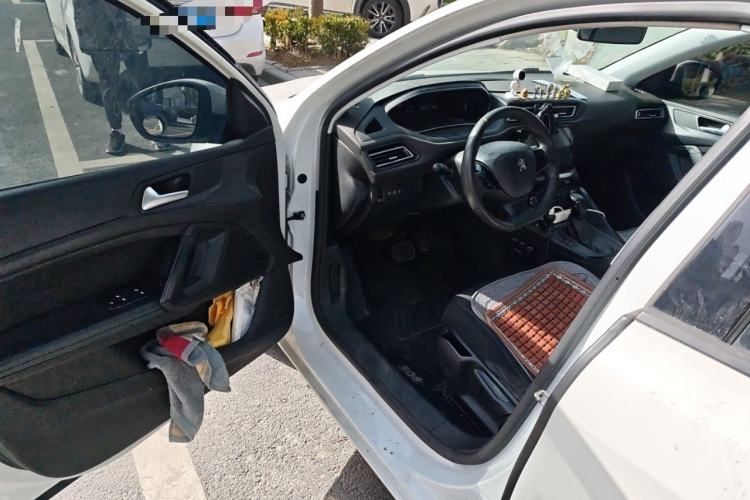 Used Peugeot 308 2016 1.6L Automatic Fashion Edition
