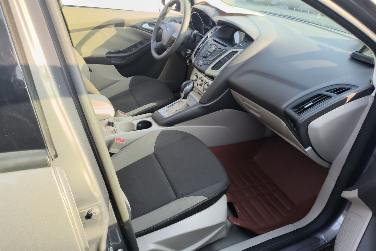 Used Ford Focus 2012 Sedan 1.6L Automatic Comfort Model
