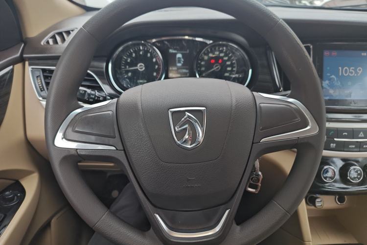 Used Baojun 730 2016 1.5T Manual Comfort Version 7 Seats