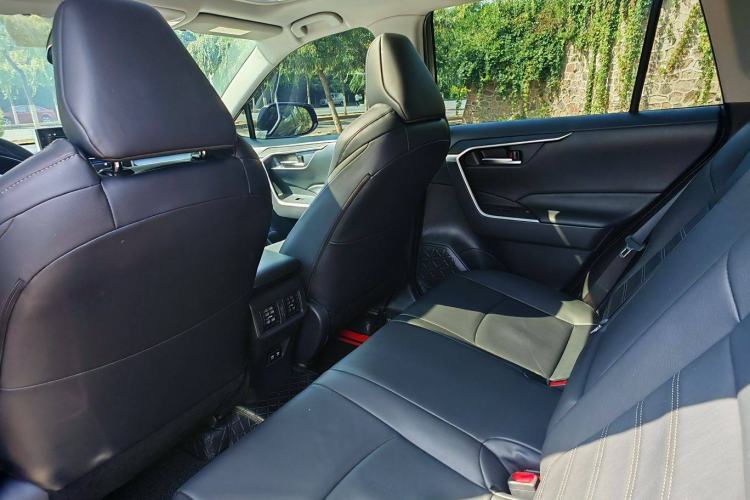 Used Toyota Wildlander 2020 2.0L CVT 4x4 Luxury Edition
