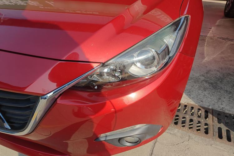 Used Mazda Mazda 3 Axela 2014 Hatchback 1.5L Automatic Luxury Model
