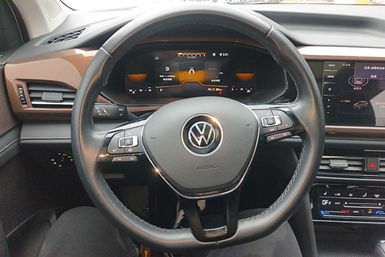 Used Volkswagen Tharu 2022 280TSI Two-Wheel-Drive Luxury Edition
