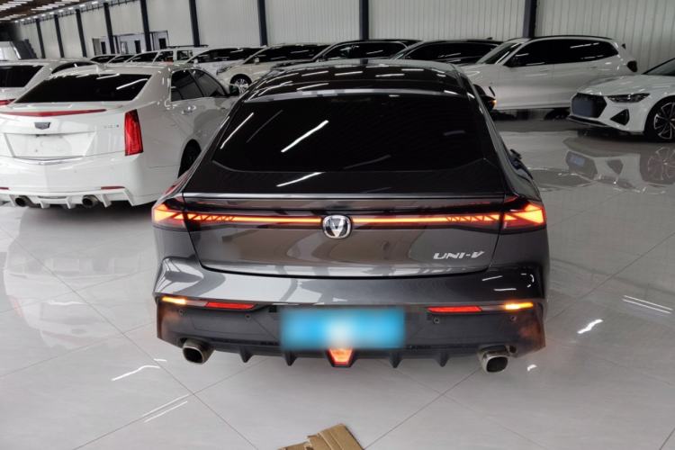 Used Changan UNI-V 2022 1.5T Prestige Version
