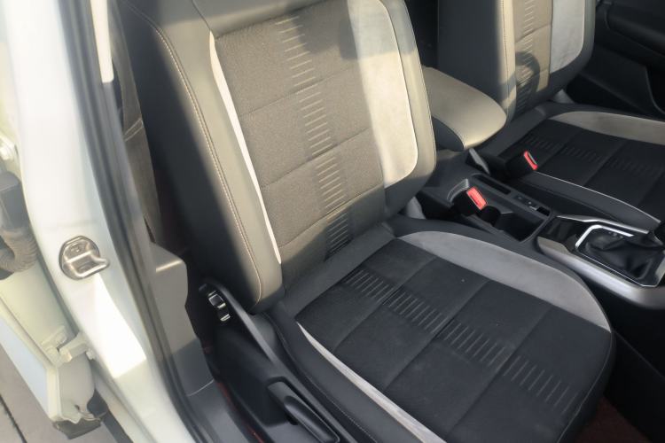 Used Volkswagen T-ROC 2021 280TSI DSG Two-Wheel Drive Elite Connect Edition