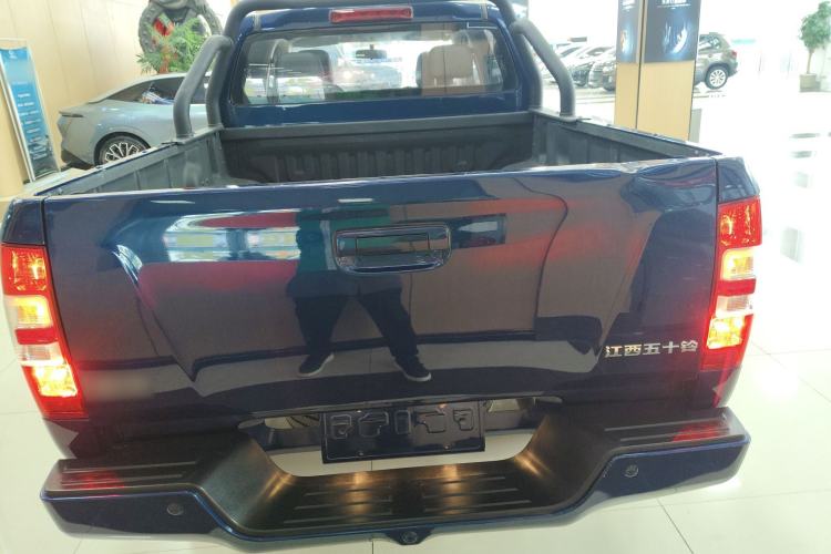 Used Isuzu JLM 2023 2.5T Diesel Manual Two-Wheel Drive Chima Long-Wheelbase Version
