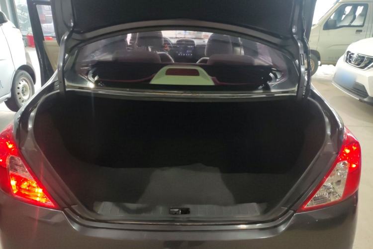 Used Nissan Sunny 2015 1.5XE Manual Comfort Edition
