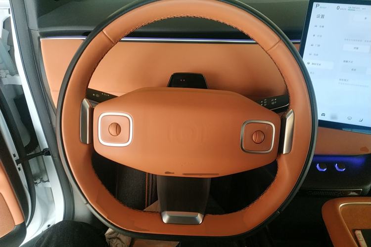 Used  E07 2025 All-Electric 4x4 90kWh Ultra High-Performance Edition
