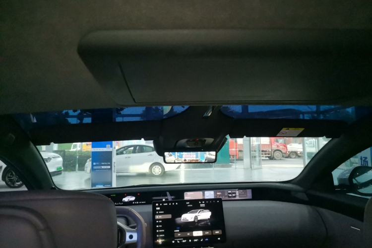 Used  12 2025 Ultra Extended-Range Edition
