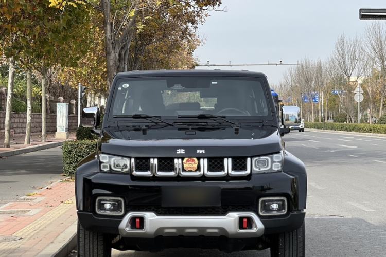 Used  BJ40 2020 2.0T Automatic Four-Wheel Drive Urban Hunter Edition Chivalrous Type
