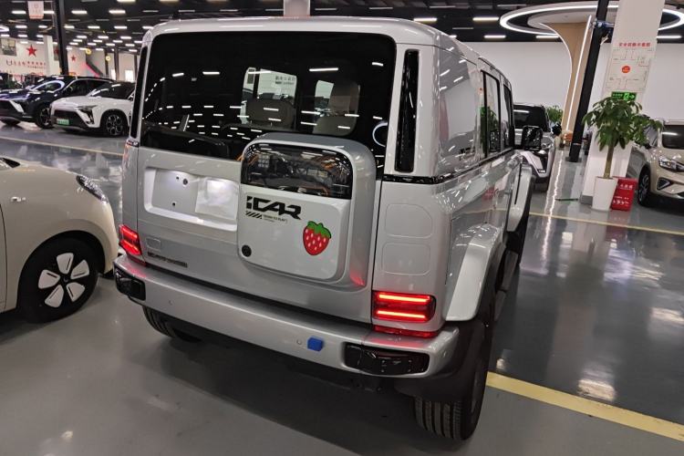 Used  V23 2025 401 Two-Wheel Drive Intelligent Driving Version
