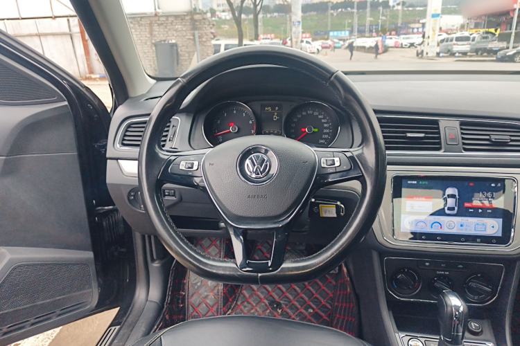 Used Volkswagen Lavida 2015 1.6L Automatic Comfort Edition
