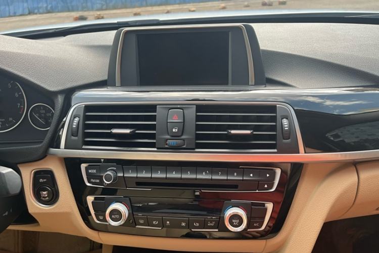 Used BMW 3 Series 2017 320Li Fashion Model
