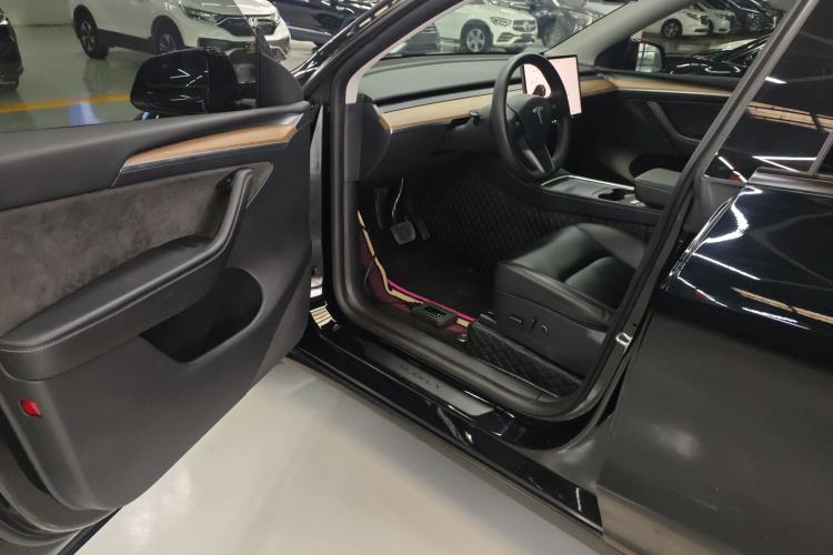 Used Tesla Model Y 2021 Standard Range Rear-Wheel Drive Version