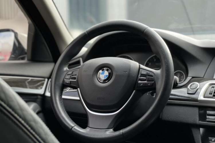 Used BMW 5 Series 2014 525Li Luxury Design Package
