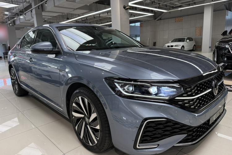 Used Volkswagen Passat 2022 330TSI Starry Luxury Edition
