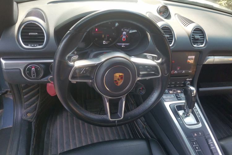 Used Porsche 718 2016 Cayman 2.0T
