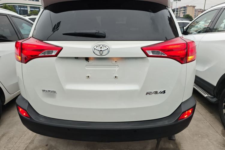 Used Toyota RAV4 2015 2.0L CVT Two-Wheel Drive Fashion Edition
