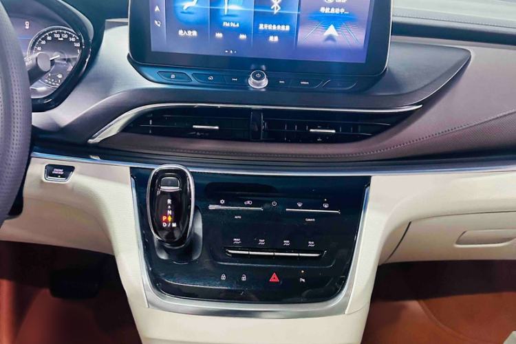 Used Buick GL8 2020 Land Business Class 652T Luxury Model
