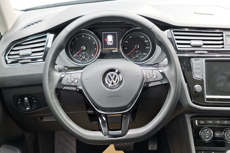 Used Volkswagen Tiguan L 2018 330TSI Automatic Two-Wheel Drive Luxury Edition