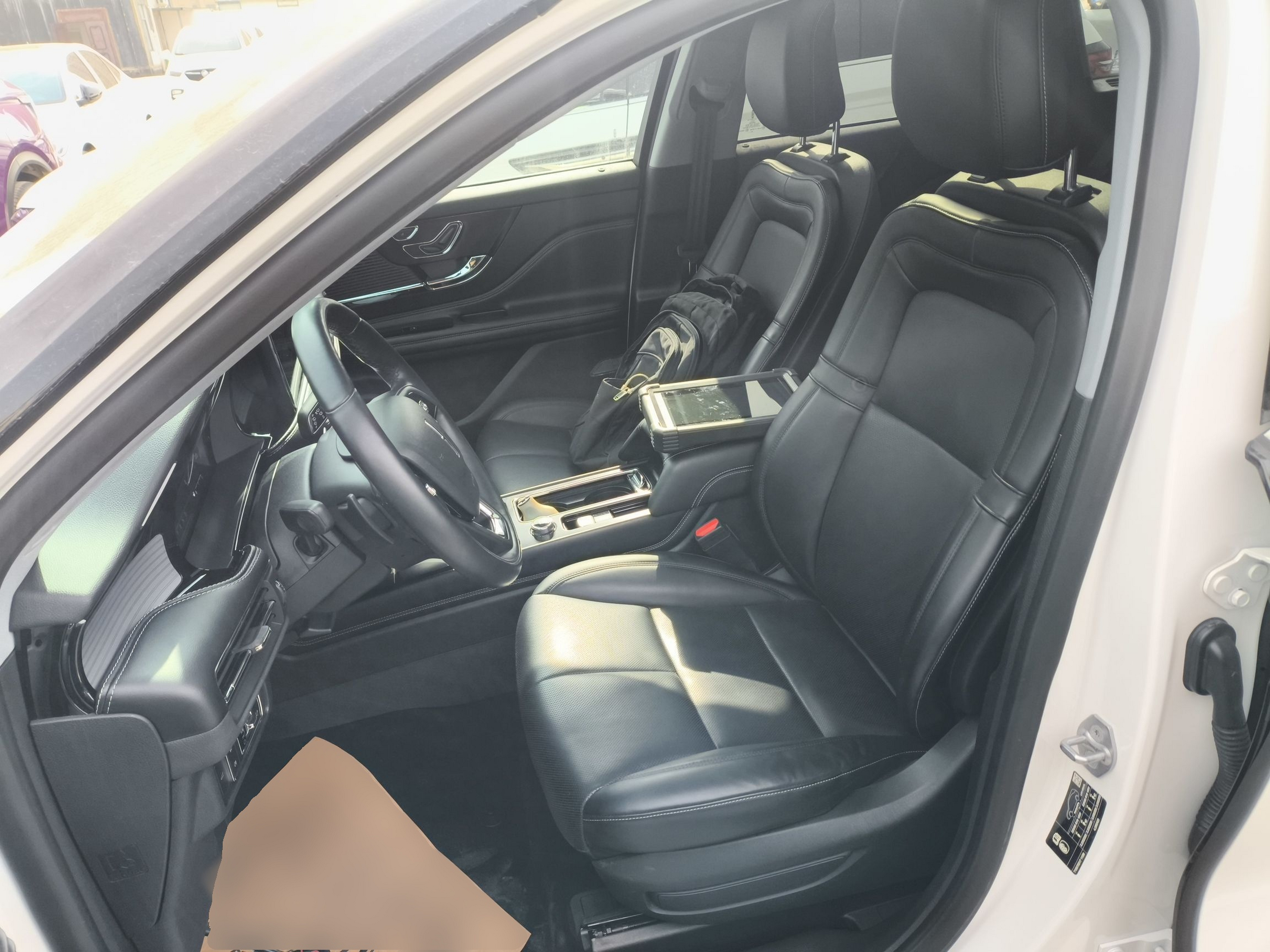 Переднее сиденье в автомобиле