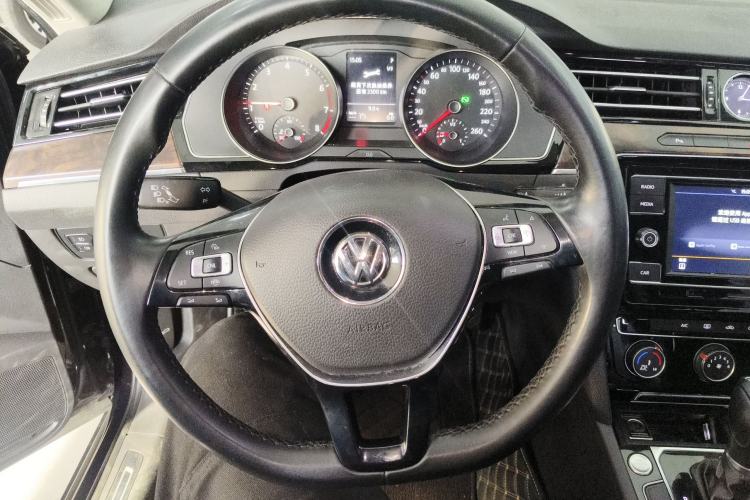 Used Volkswagen Magotan 2019 330TSI DSG Leading Model China VI Standard