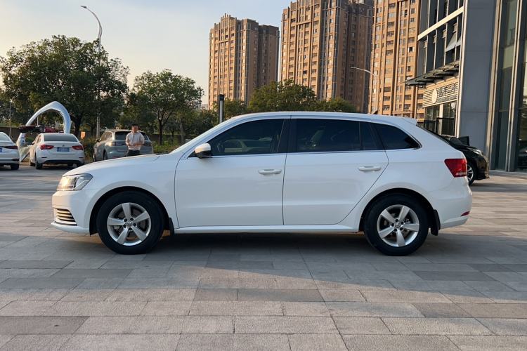 Used Volkswagen Gran Lavida 2015 1.6L Automatic Fashion Edition
