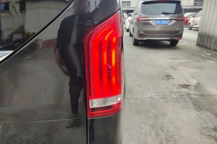 Used Mercedes-Benz V-Class 2021 V 260 L Long-wheelbase Luxury Edition