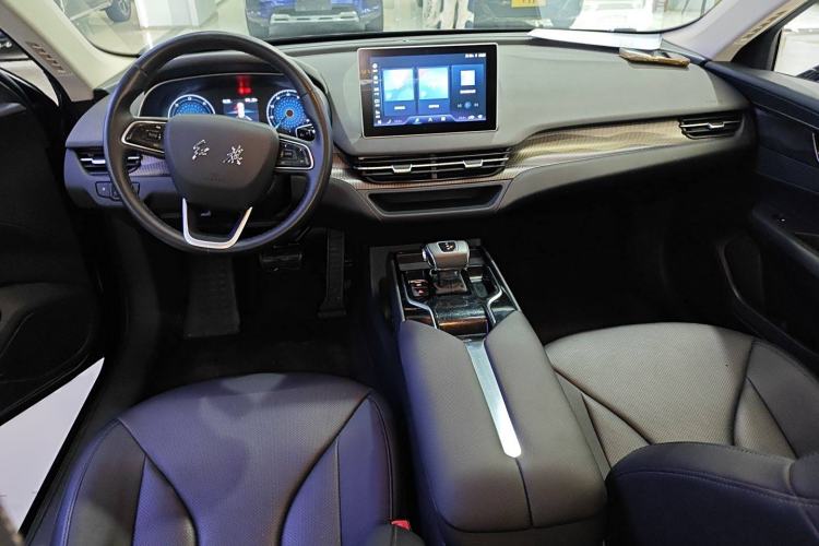 Used Hongqi E-QM5 2023 Base Travel Edition