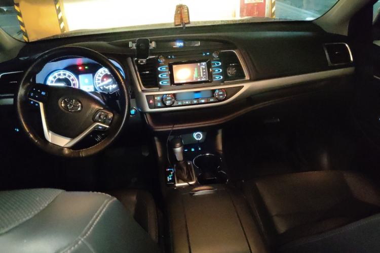 Used Toyota Highlander 2015 2.0T Four-Wheel Drive Luxury Edition 7-Seater