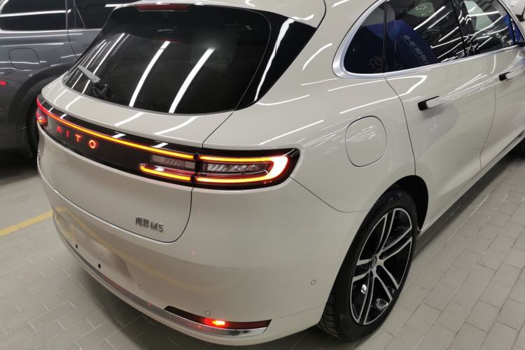 Used Hima AITO M5 2025 Extended-Range Ultra All-Wheel-Drive Version
