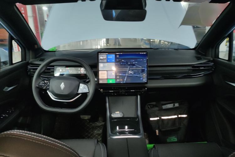 Used Livan Livan 7 2024 605 km Glory Edition