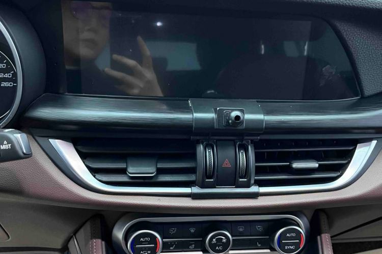 Used Alfa Romeo Stelvio 2017 2.0T 200HP Luxury Edition