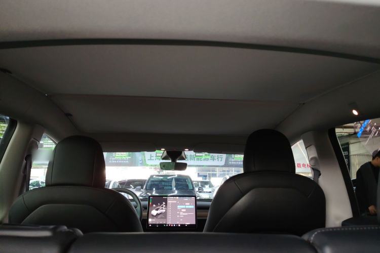 Used Tesla Model Y 2022 Long-Range All-Wheel-Drive Version
