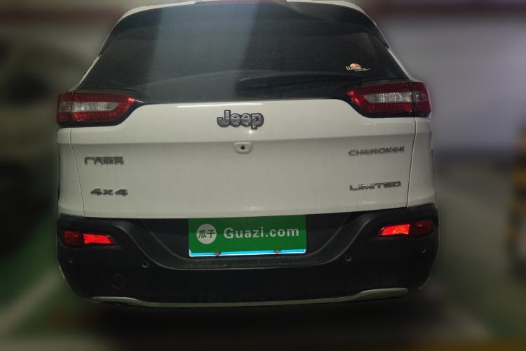 Used  Cherokee 2017 2.0L Superior Edition
