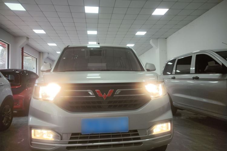 Used Wuling Hongguang V 2019 1.5L Enjoyment Version China VI LAR