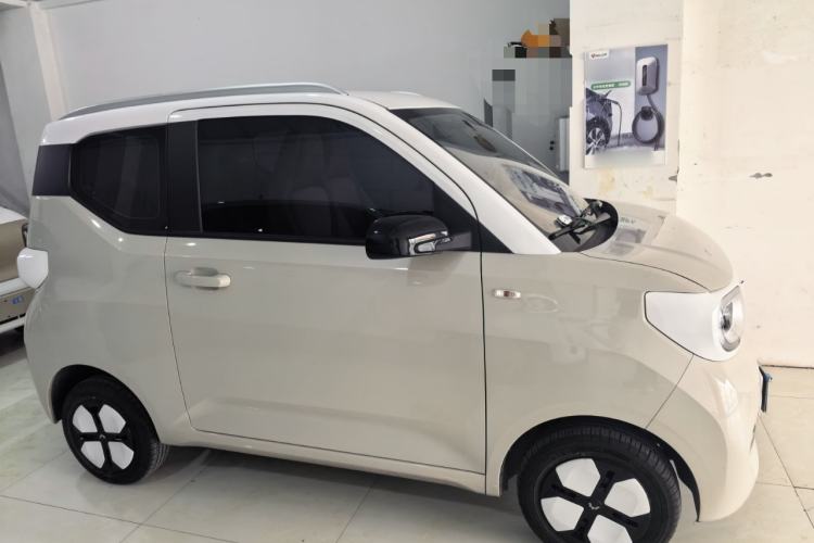 Used Wuling Hongguang MINIEV 2024 3rd Generation 215km Advanced Version
