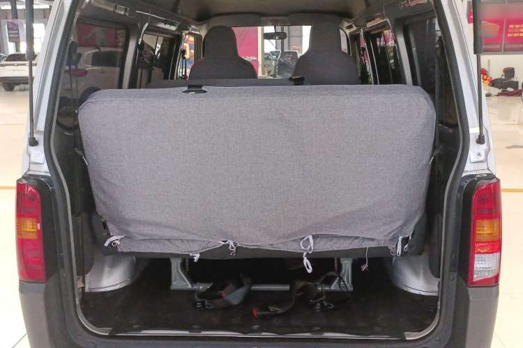 Used Wuling Zhiguang 2023 1.5L Practical Version 5/7 Seats
