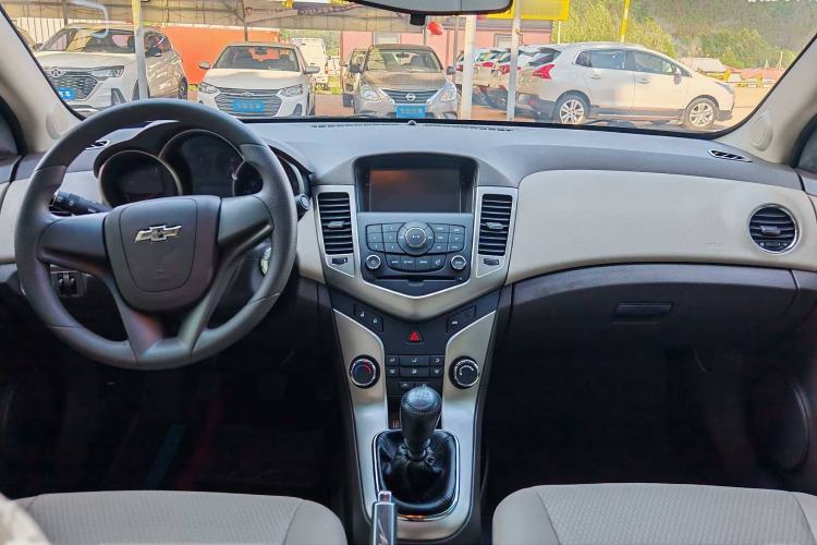 Used Chevrolet Cruze 2015 1.5L Classic SL MT
